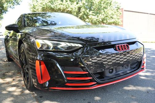 2023 Audi RS e-tron GT Base
