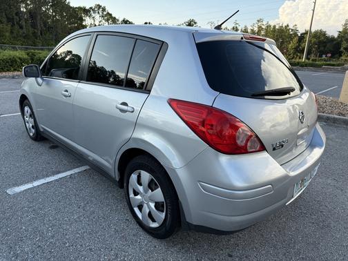 2011 Nissan Versa 1.8 S