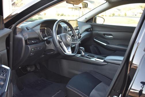 Black 2021 Nissan Sentra SR