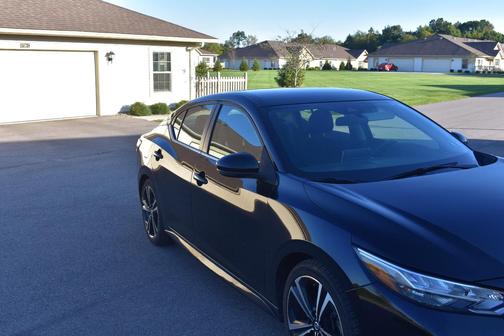 Black 2021 Nissan Sentra SR