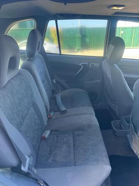 Gray 2002 Toyota RAV4 Base