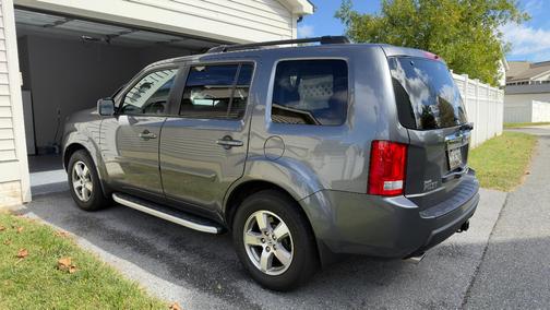 Gray 2011 Honda Pilot EX-L
