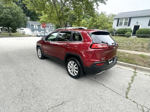 Red 2015 Jeep Cherokee Limited