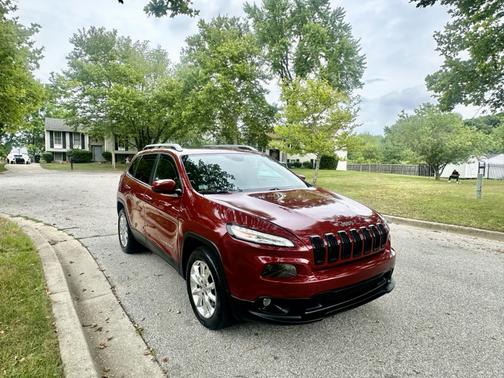 Red 2015 Jeep Cherokee Limited