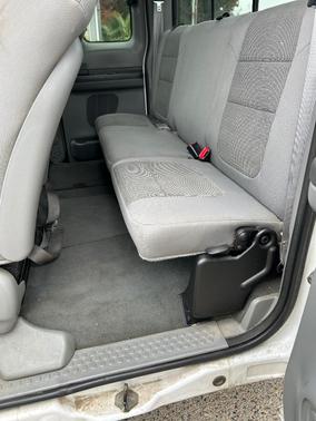 White 2004 Ford F-250 Lariat SuperCab Super Duty