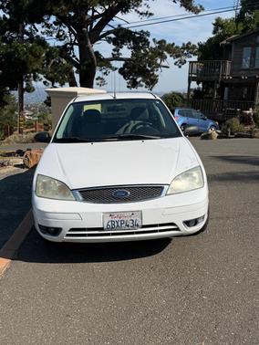 White 2007 Ford Focus SE