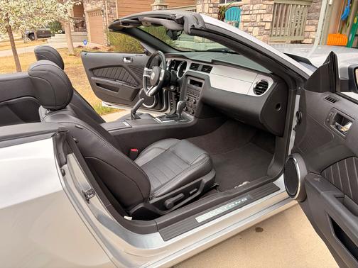 Silver 2013 Ford Mustang V6 Premium