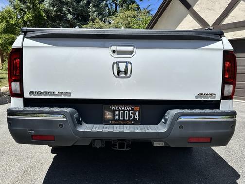 White 2020 Honda Ridgeline RTL-E