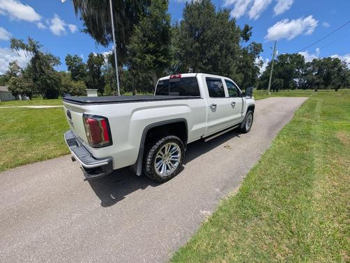 White 2018 GMC Sierra 1500 Denali