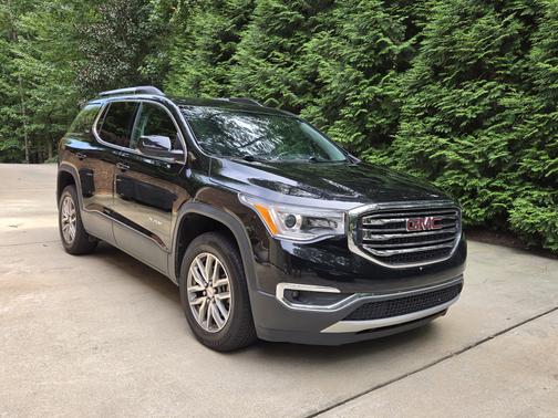 Black 2017 GMC Acadia SLE-2