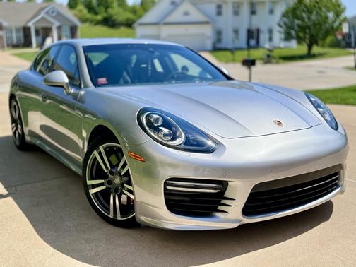 2015 Porsche Panamera GTS