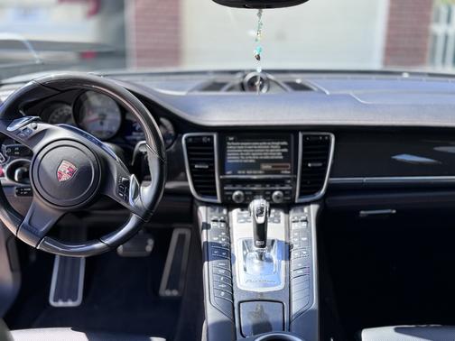 2015 Porsche Panamera GTS