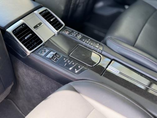 2015 Porsche Panamera GTS