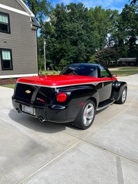 2005 Chevrolet SSR Base