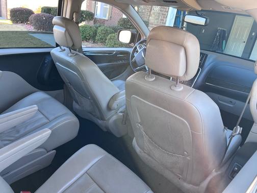 2013 Chrysler Town & Country Touring