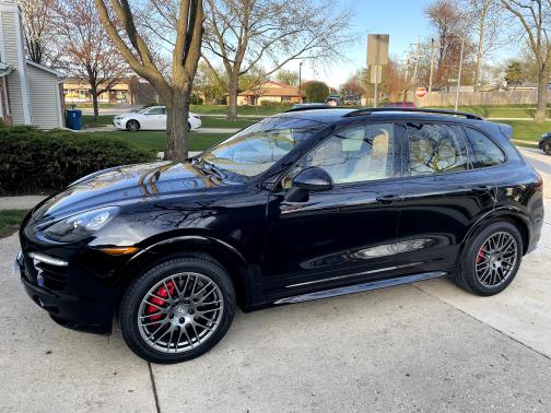 2013 Porsche Cayenne Cayenne GTS