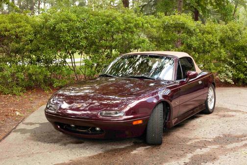 Red 1995 Mazda MX-5 Miata Base