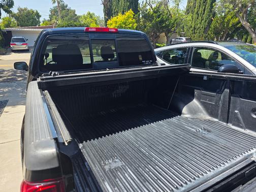 Black 2016 Nissan Frontier SV