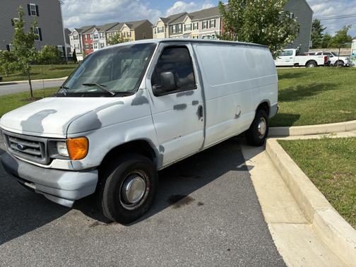2005 Ford E250 Base