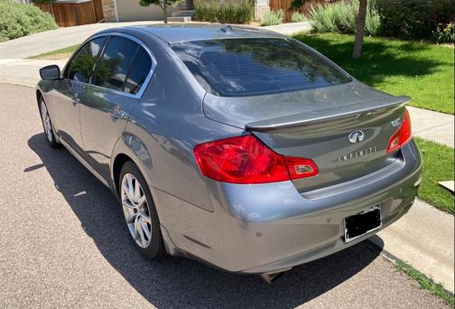 2011 INFINITI G37 Sport