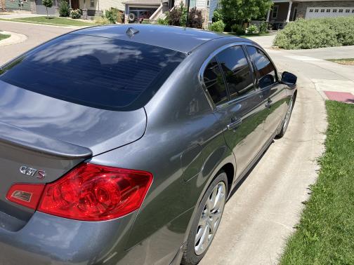 2011 INFINITI G37 Sport