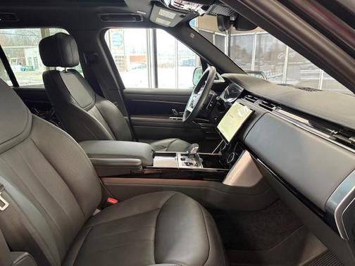 2023 Land Rover Range Rover P530 SE SWB