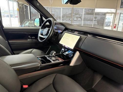 2023 Land Rover Range Rover P530 SE SWB