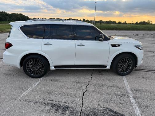 White 2024 INFINITI QX80 SENSORY AWD