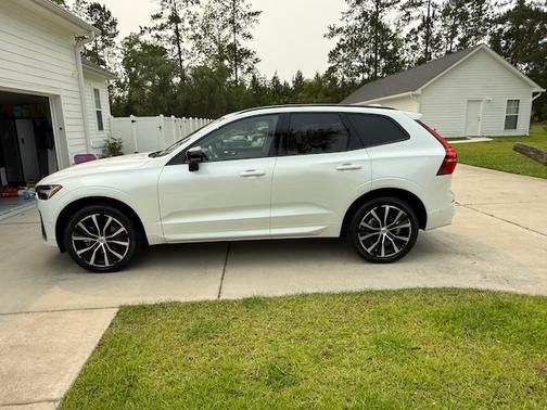 2025 Volvo XC60 B5 AWD Ultra