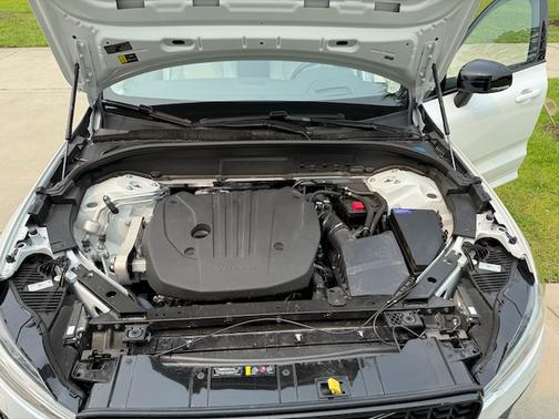 2025 Volvo XC60 B5 AWD Ultra