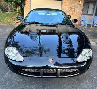 Black 2000 Jaguar XKR Base