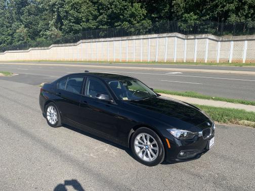 Photo 1 of 13 of 2017 BMW 320 i xDrive