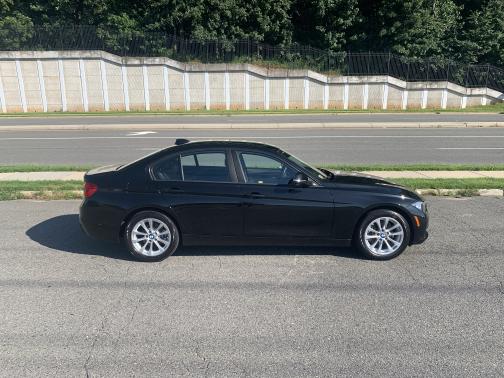 Photo 2 of 13 of 2017 BMW 320 i xDrive