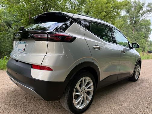 2023 Chevrolet Bolt EUV LT