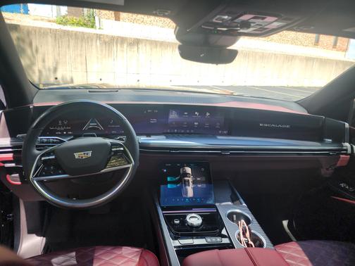 2025 Cadillac Escalade Sport