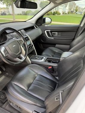 White 2017 Land Rover Discovery Sport HSE