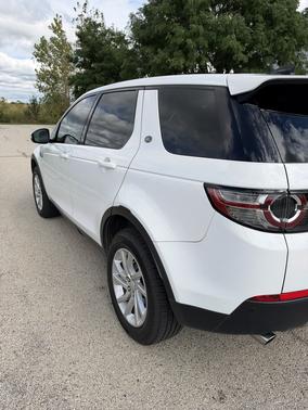 White 2017 Land Rover Discovery Sport HSE