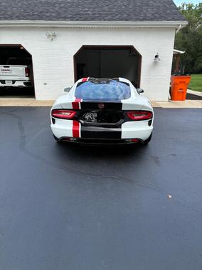 White 2014 Dodge SRT Viper Base