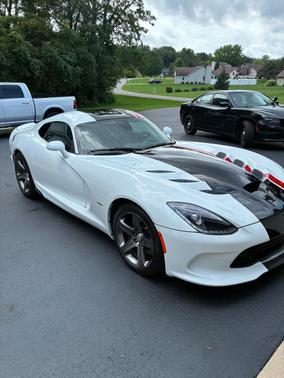 White 2014 Dodge SRT Viper Base