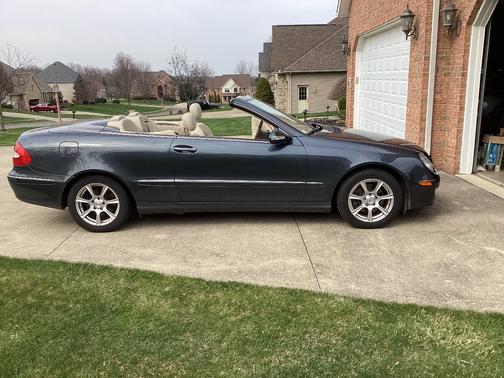 Gray 2008 Mercedes-Benz CLK-Class CLK 350