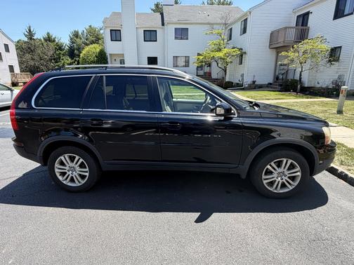 Black 2010 Volvo XC90 3.2