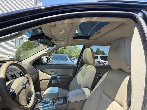 Black 2010 Volvo XC90 3.2