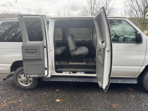 2014 Ford E350 Super Duty XL