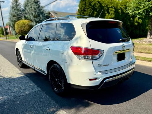 2014 Nissan Pathfinder SL