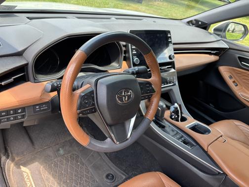 2019 Toyota Avalon Hybrid Limited