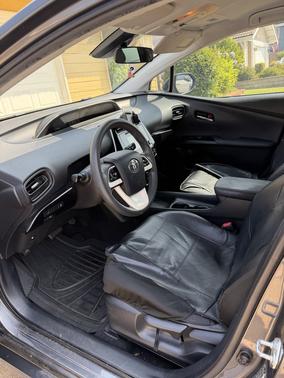 Gray 2017 Toyota Prius Four