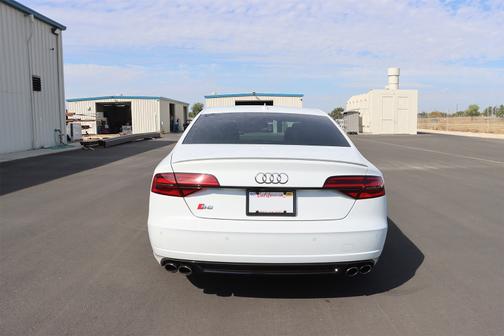 2017 Audi S8 4.0T Plus