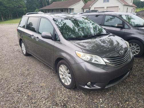 2016 Toyota Sienna XLE