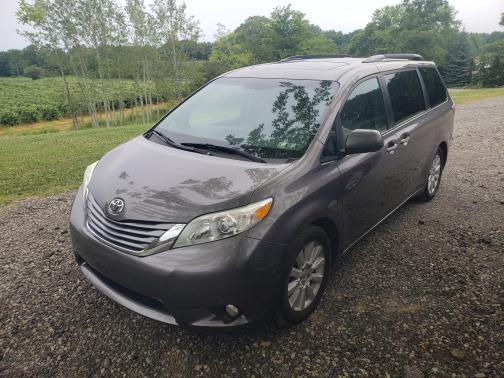 2016 Toyota Sienna XLE