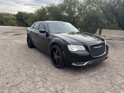 2017 Chrysler 300 Limited